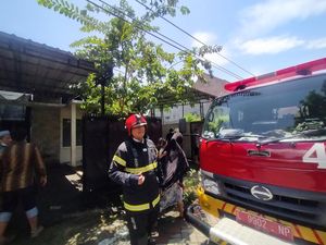 Rumah di Karah Agung Surabaya Terbakar Diduga Gegara Korsleting Listrik