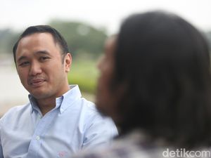 Lebaran Adri Marto Penuh Maaf, Apresiasi, dan Telur Petis Lebaran Adri Marto Penuh Maaf, Apresiasi, dan Telur Petis