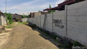 Akses 6 Rumah Warga di Malang Ditutup Pagar Beton Perumahan