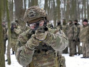 Menlu Ukraina: 20 Ribu Sukarelawan Internasional Akan Perang dengan Rusia