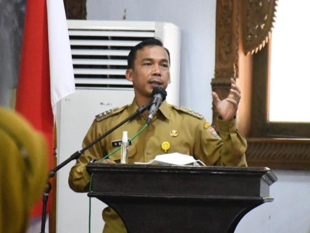 Eks Bupati Batang Wihaji Jawab Isu Gandeng Kaesang Maju Pemilu 2024 Eks Bupati Batang Wihaji Jawab Isu Gandeng Kaesang Maju Pemilu 2024