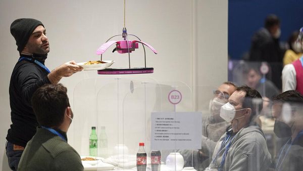 Canggih! Olimpiade Beijing 2022 Gunakan Robot untuk Sajikan Makanan