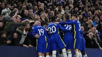 Tertinggal membuat Tottenham tertekan. Hasilnya, gol kembali bersarang di gawangnya pada menit ke-55. Kali ini giliran Thiago Silva yang membobolnya, lewat sundulan memanfaatkan crossing Mason Mount. Chelsea memimpin 2-0.