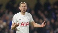 Di akhir babak pertama, Tottenham sempat menjebol gawang Chelsea lewat Harry Kane. Namun, gol dianulir karena Kane dianggap lebih dulu melanggarThiago Silva. Hingga peluit tanda istirahat berbunyi, skor 0-0 bertahan.