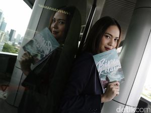 Ada Peran Nino RAN di Balik Judul Buku Della Dartyan Ada Peran Nino RAN di Balik Judul Buku Della Dartyan
