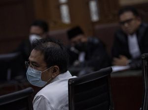 Hakim Terpapar Corona, Sidang Vonis Azis Syamsuddin Ditunda Hakim Terpapar Corona, Sidang Vonis Azis Syamsuddin Ditunda