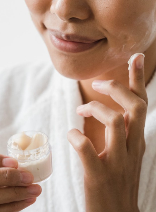 Gunakan Pelembap setelah Membersihkan Wajah