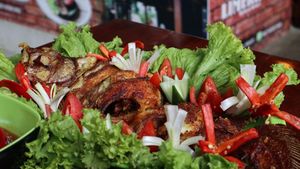 Arwana Sambal Cobek Jadi Menu Sultan yang Dibanderol hingga Rp 2 Juta!
