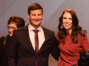 9 Momen Kebersamaan PM Selandia Baru dan Kekasih, Batal Nikah Imbas Omicron 9 Momen Kebersamaan PM Selandia Baru dan Kekasih, Batal Nikah Imbas Omicron