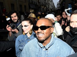 Kanye West Dilarang Tampil di Grammy Awards 2022
