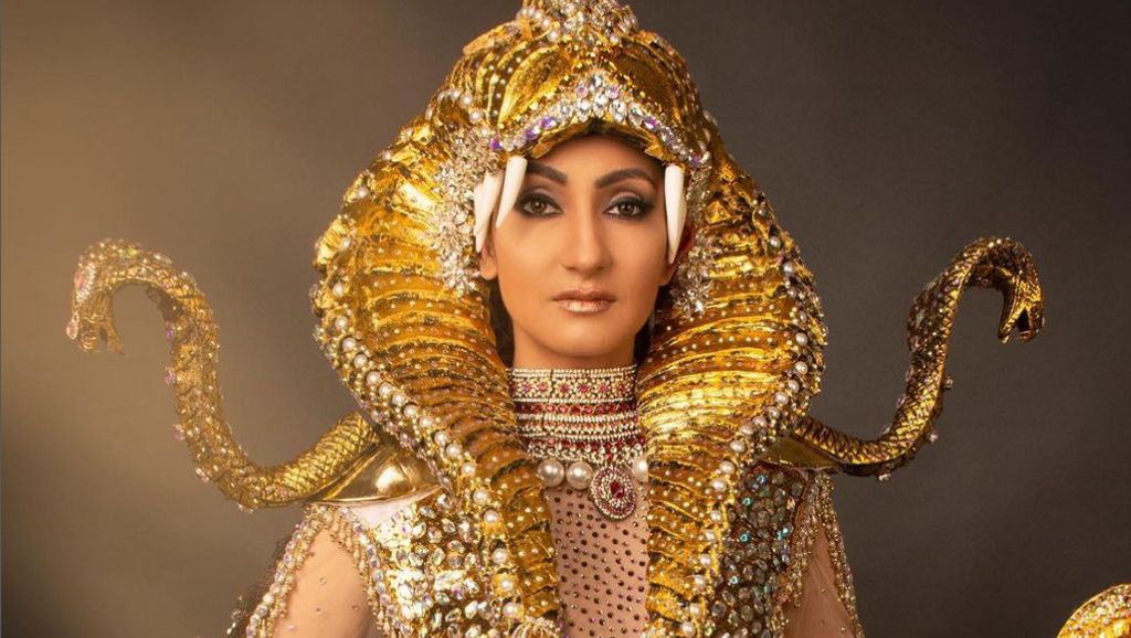 7 Foto Megahnya Kostum Karya Desainer RI, Jadi Juara di Ajang Mrs. World 7 Foto Megahnya Kostum Karya Desainer RI, Jadi Juara di Ajang Mrs. World