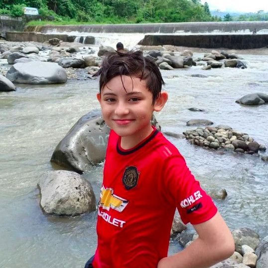 kenangan matthew white saat hidup.