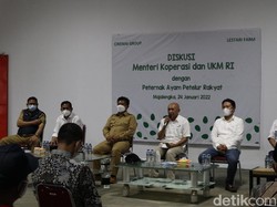 Curhat ke Menkop UKM, Peternak Ayam di Majalengka: Jagung Mahal Pak!