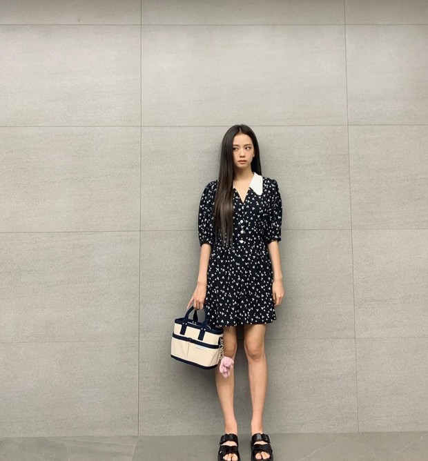 Outfit Jisoo Blackpink/Foto: Instagram.com/sooyaaa__