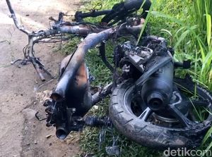 Waduh, Motor Warga di Sukabumi Gosong Dibakar Maling