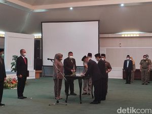 Bupati Bogor Lantik Sejumlah Kepala Dinas: Anda Pelayan Warga, Bukan Dilayani