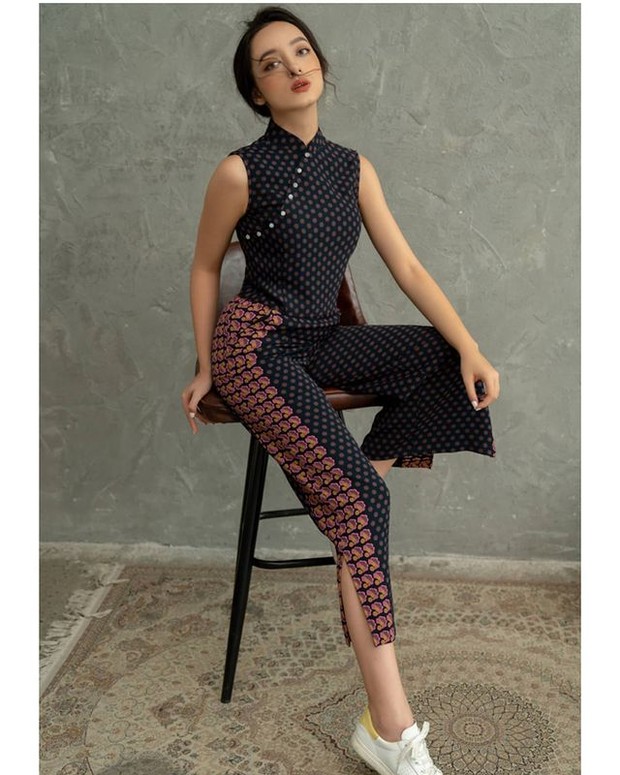 Gaya cheongsam modern untuk outfit Imlek/@joli.pretty