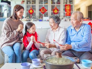 4 Hidangan Sehat Khas Imlek untuk Rayakan Momen Kumpul Keluarga