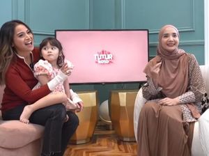 Zaskia Sungkar Tunjukkan Poster Heart, Reaksi Irwansyah dan Acha Disorot Zaskia Sungkar Tunjukkan Poster Heart, Reaksi Irwansyah dan Acha Disorot