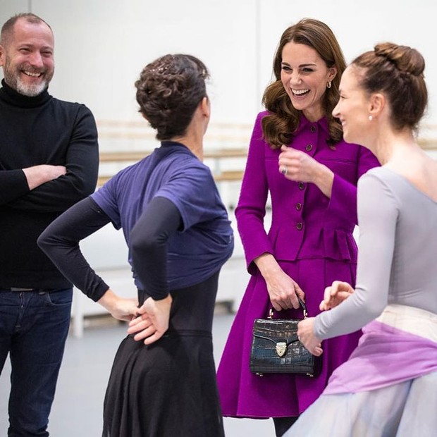 Kate Middleton dengan Tas dari Aspinal of London Kate Middleton