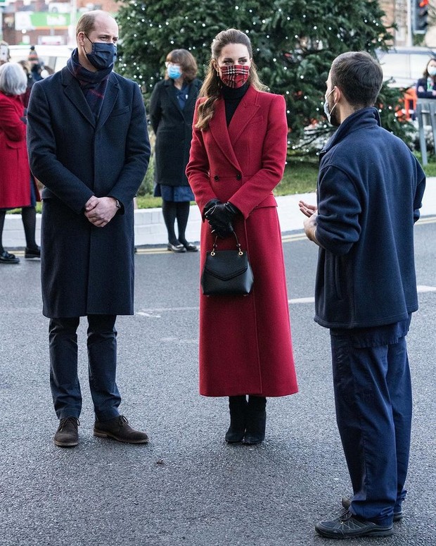 Kate Middleton dengan Tas dari Grace Han Kate Middleton