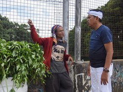 Cerita Haru Herman Penyambit Rumput Tunawicara di Bandung Barat