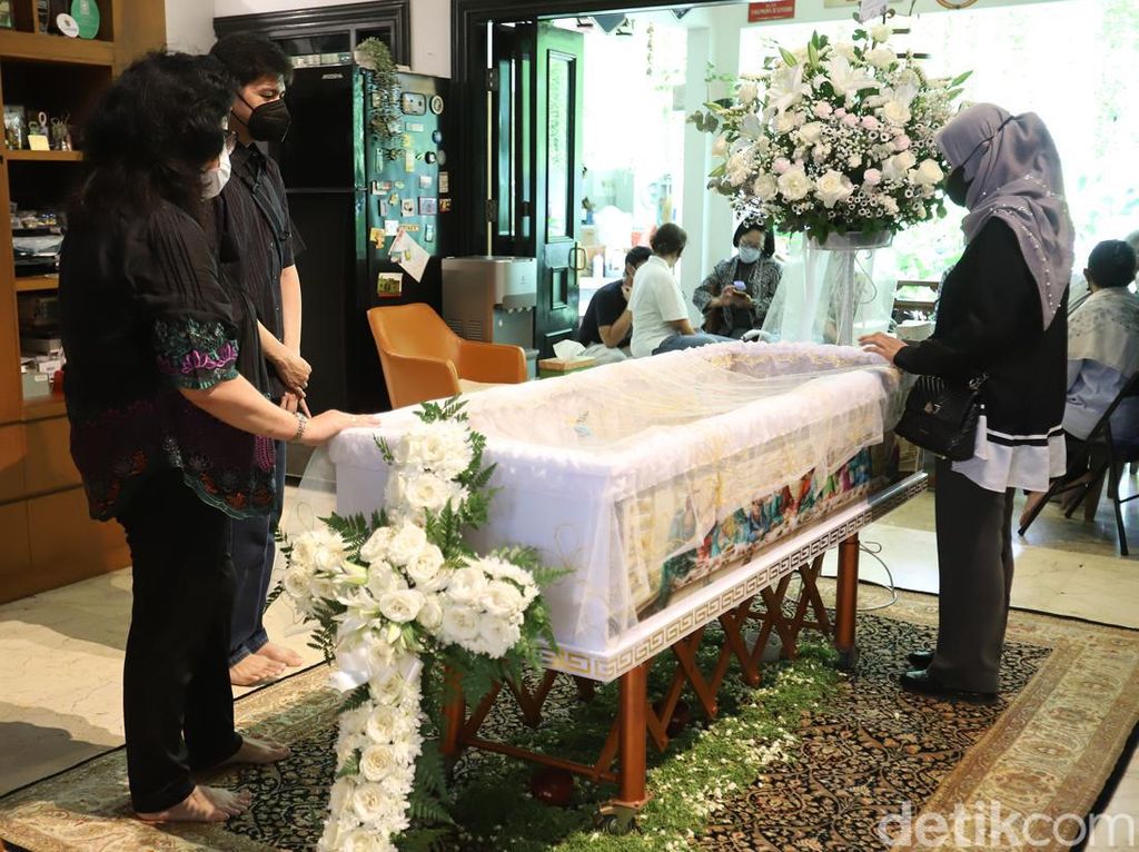Jenazah Putri Nurul Arifin Akan Dimakamkan di Sandiego Hills