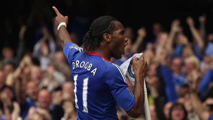 LONDON, ENGLAND - OCTOBER 03:  Didier Drogba of Chelsea celebrates scoring during the Barclays Premier League match between Chelsea and Arsenal at Stamford Bridge on October 3, 2010 in London, England.  (Photo by Bryn Lennon/Getty Images)