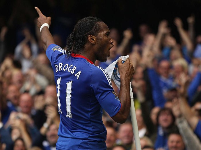 LONDON, ENGLAND - OCTOBER 03:  Didier Drogba of Chelsea celebrates scoring during the Barclays Premier League match between Chelsea and Arsenal at Stamford Bridge on October 3, 2010 in London, England.  (Photo by Bryn Lennon/Getty Images)