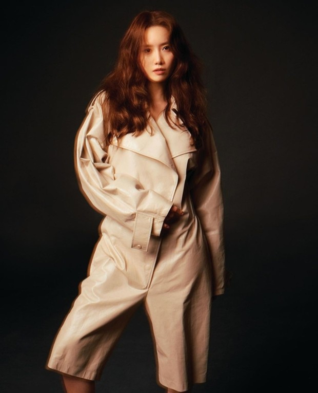 Pemotretan dengan gaya kasual ala Yoona/Foto: Instagram/yoona__lim Pemotretan dengan gaya kasual ala Yoona/Foto: Instagram/yoona__lim