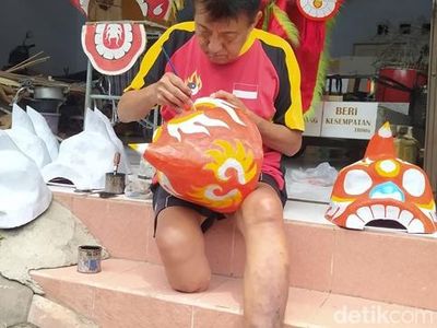 Perkenalkan Dimas, Difabel Magelang Perajin Barongsai
