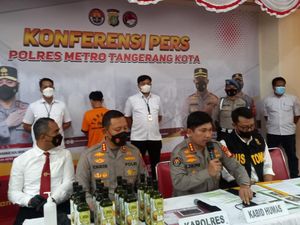 Polisi Tangerang Gagalkan Pengiriman 4 Liter Sabu Cair Asal Meksiko Polisi Tangerang Gagalkan Pengiriman 4 Liter Sabu Cair Asal Meksiko