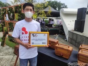 Keren Euy! Radio Vintage Karya Anak Muda Cianjur Jadi Merchandise GP-G20 Keren Euy! Radio Vintage Karya Anak Muda Cianjur Jadi Merchandise GP-G20