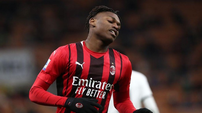 MILAN, ITALY - JANUARY 17: Rafael Leao of AC Milan reacts during the Serie A match between AC Milan and Spezia Calcio at Stadio Giuseppe Meazza on January 17, 2022 in Milan, Italy. (Photo by Marco Luzzani/Getty Images)