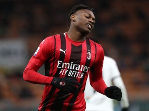2 Bintang Kemenangan AC Milan atas Napoli