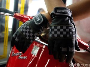 Bukan Edisi Spesial, Sarung Tangan yang Dipakai Jokowi Cuma 36 Pasang Rp 400 Ribuan