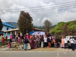 Sobat Erick Sumbar Salurkan 100 Sembako ke Kelompok Tani di Solok