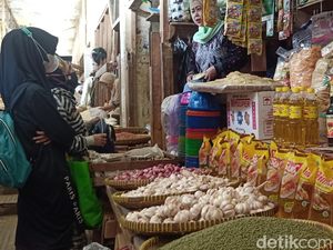 Harga Minyak Goreng di Pasar Banjarnegara Masih Rp 21.000 Per Liter