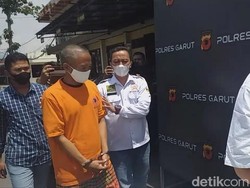 Jabar Hari Ini: Eks Guru Bakar SMP Garut-Angin Kencang Terjang Tasikmalaya