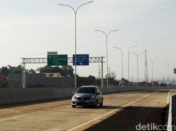 Beroperasi Hari Ini, Tol Cisumdawu Masih Lengang