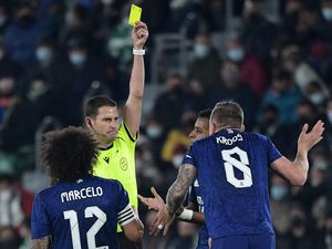 Dikartu Kuning Meski Tak Salah, Kroos Tetap Minta Maaf Dikartu Kuning Meski Tak Salah, Kroos Tetap Minta Maaf