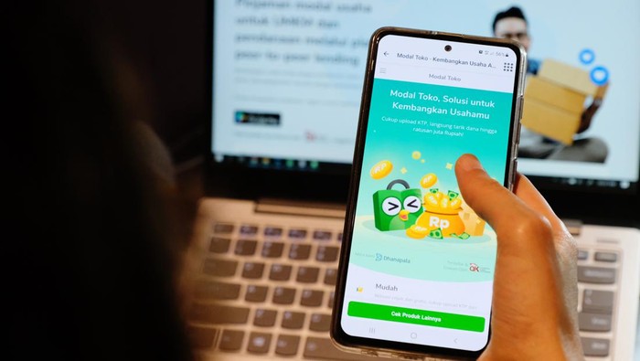 Perusahaan teknologi Indonesia, Tokopedia konsisten menolong penduduk  mendapat terusan pendanaan untuk menyanggupi keperluan harian lewat fitur PayLater sampai mempertahankan kelancaran kerja keras lewat Modal Toko. Kedua fitur tesebut bahkan mengalami sejumlah kemajuan yang signifikan sepanjang 2021.