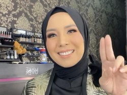 Tya Ariestya Ngaku Belum PeDe Berhijab