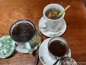 6 Fakta Menarik Warung Kopi Klotok Jogja yang Dikunjungi Jokowi dan Keluarga 6 Fakta Menarik Warung Kopi Klotok Jogja yang Dikunjungi Jokowi dan Keluarga