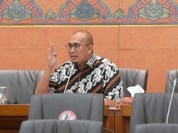 Jajal KRL di Jam Sibuk, Andre Rosiade: Memang Harus Tambah Kereta