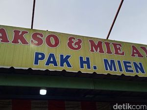 Sedap Nikmat Bakso Rudal di Warung Bakso Pak H. Mien Sedap Nikmat Bakso Rudal di Warung Bakso Pak H. Mien