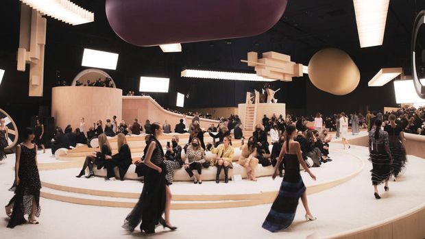 The Spring-Summer 2022 Haute Couture Show. Arsip Foto Chanel