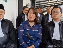 Eks Pramugari Diseret ke Pengadilan Gegara Dituduh Palsukan Identitas di Akta Nikah