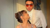 Foto: Penampilan Glamour Fuji dengan Gaun & Fadly Pakai Jas, Dikira Pacaran