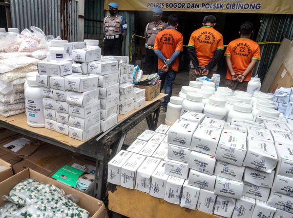 Karena Ilegal, Home Industri Obat Keras di Cibinong Digerebek